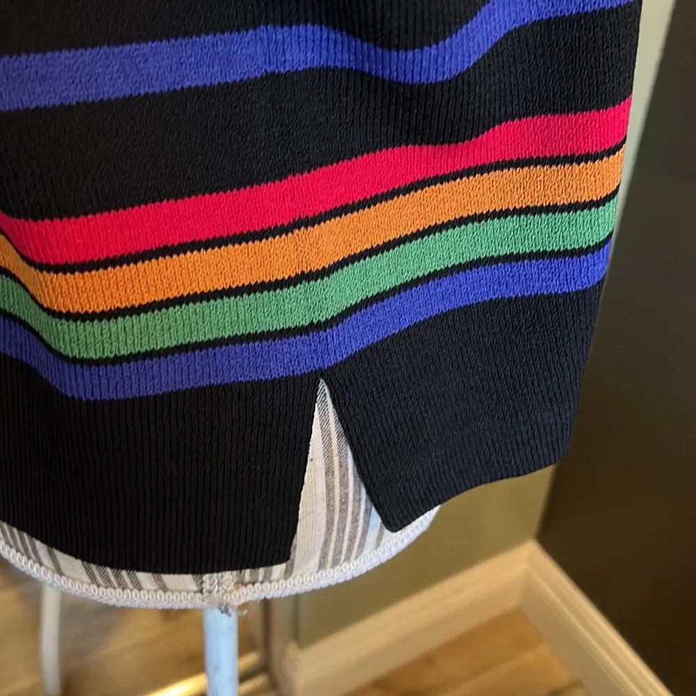 🛑 1 hour sale. St John, sleeveless sweater top, stripes, medium, elegant - Picture 9 of 10
